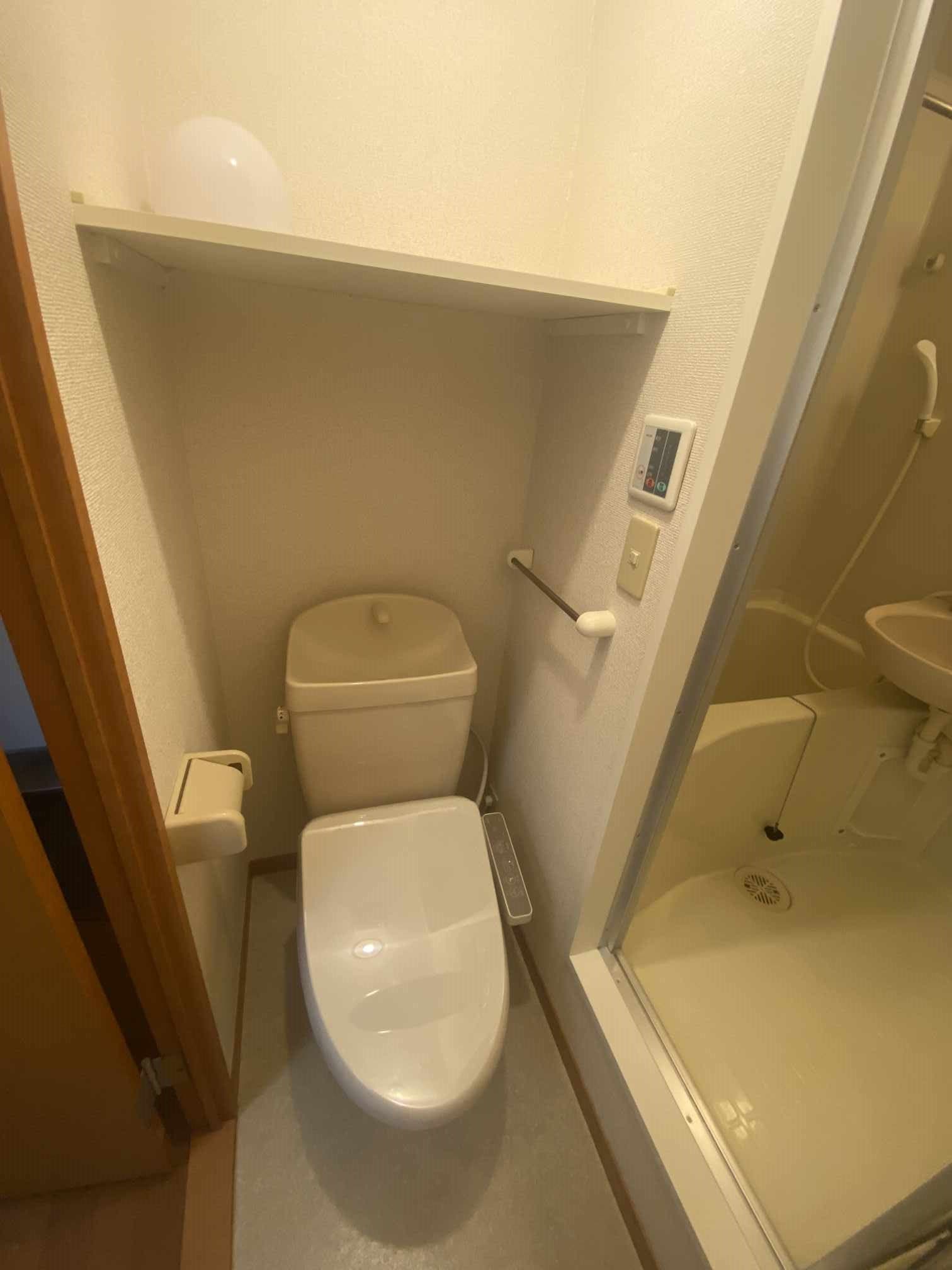 Room image 8