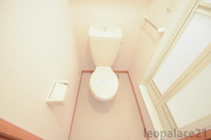 Room image 9