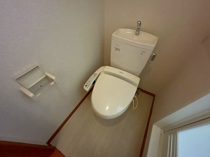 Room image 8