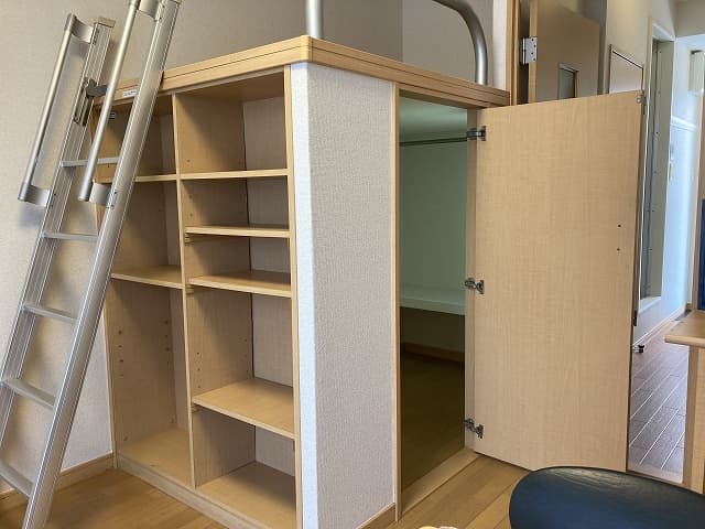 Room image 16