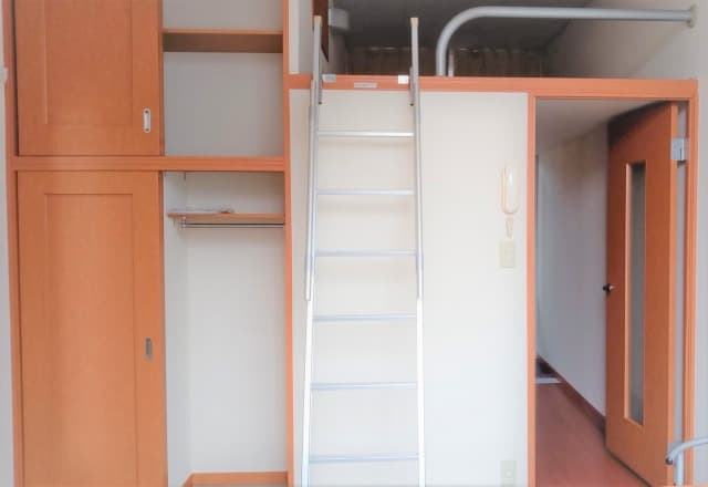 Room image 8