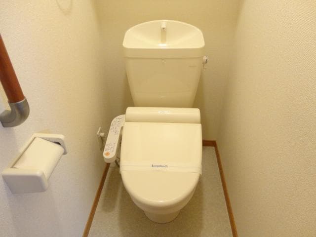 Room image 10