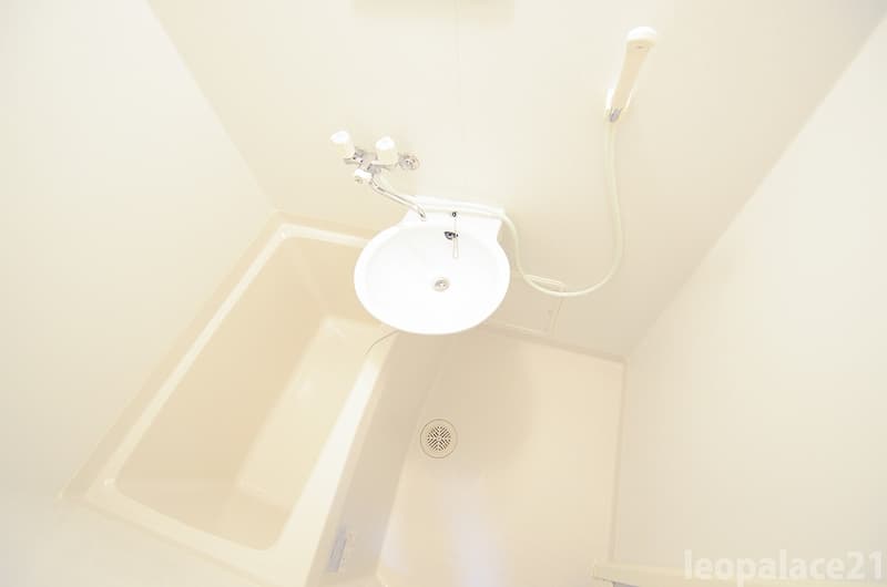 Room image 9
