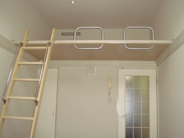 Room image 8