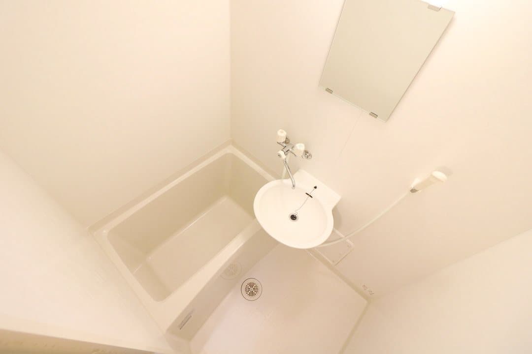 Room image 12