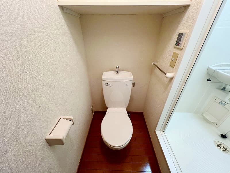Room image 8