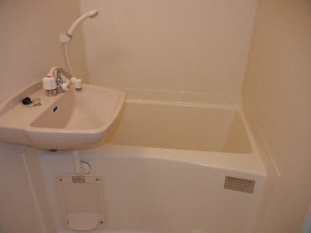 Room image 8