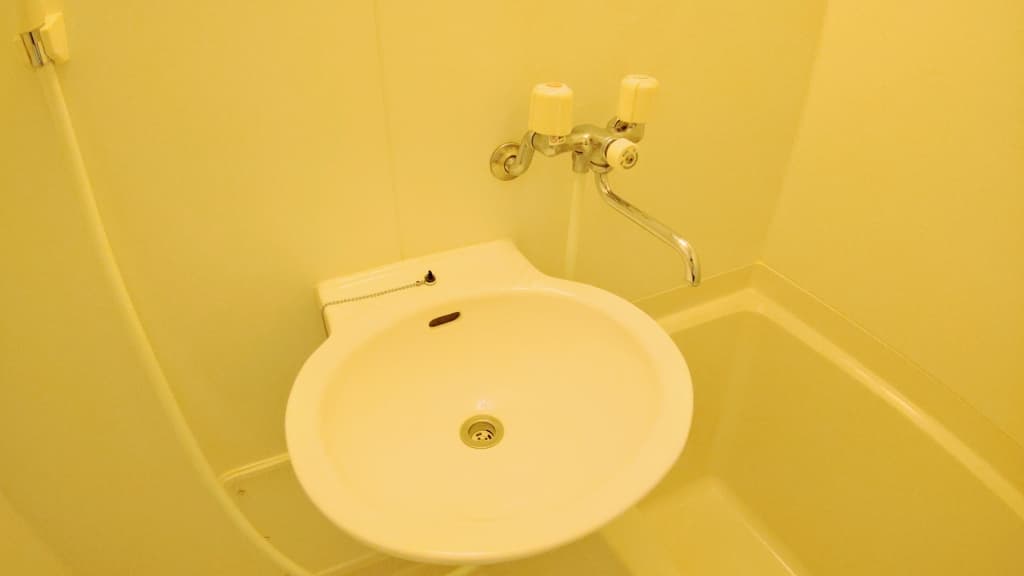 Room image 8