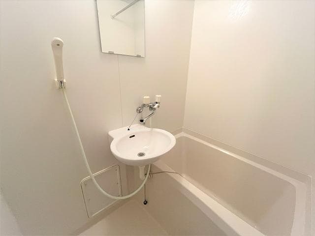 Room image 12