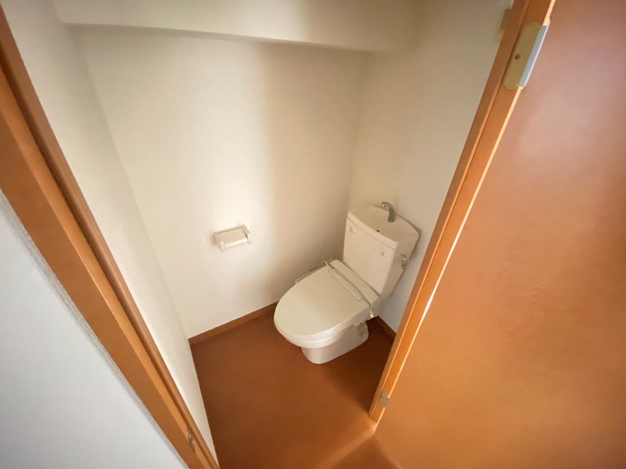 Room image 8