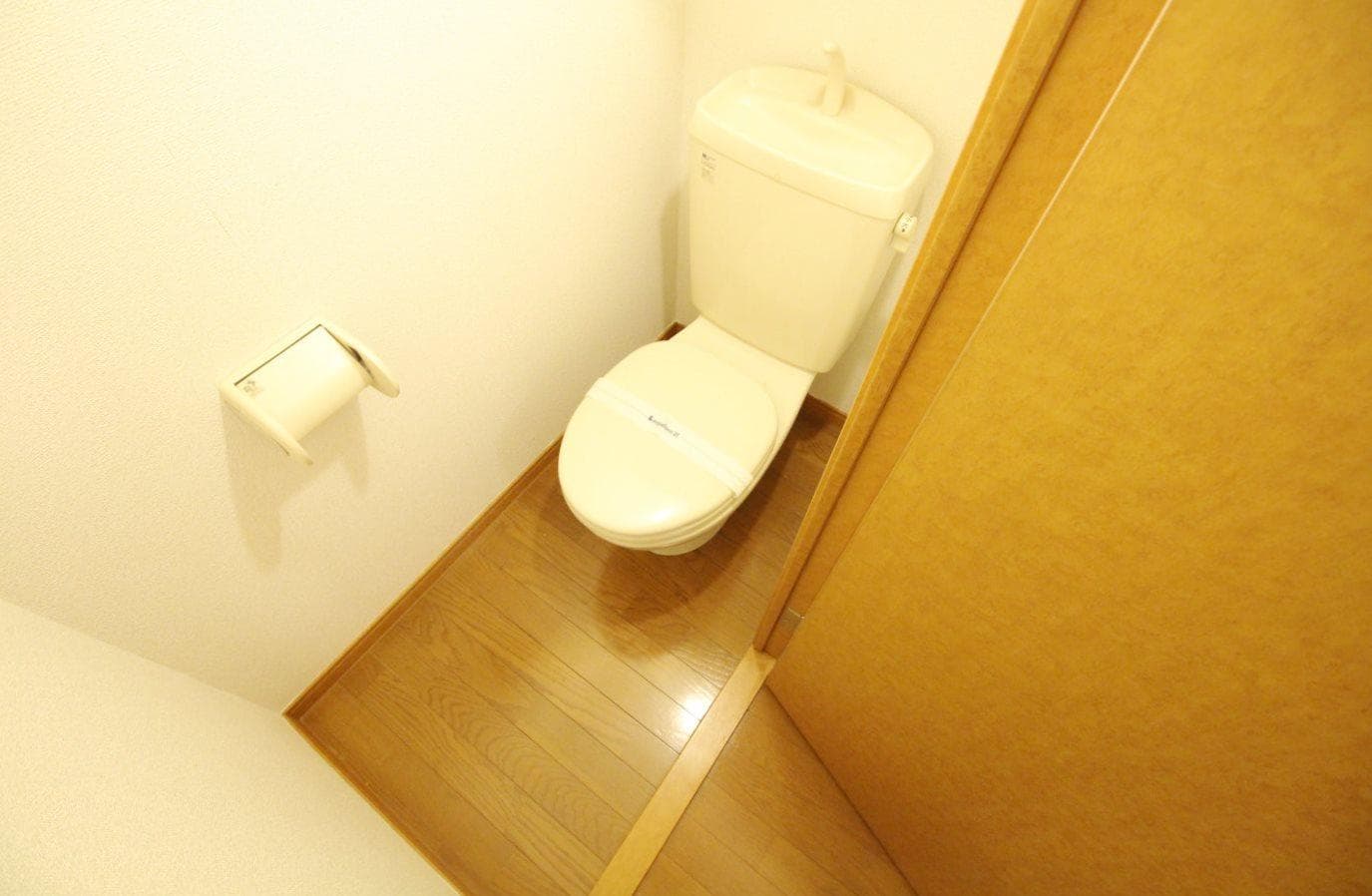 Room image 16