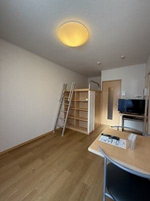 Room image 10
