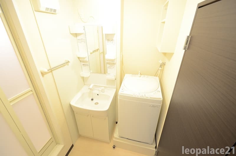 Room image 11