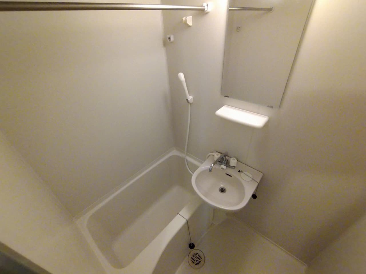 Room image 8