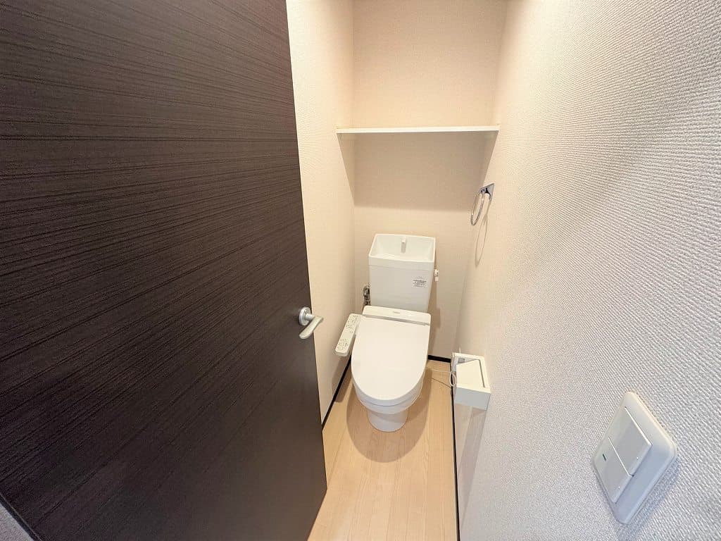 Room image 8