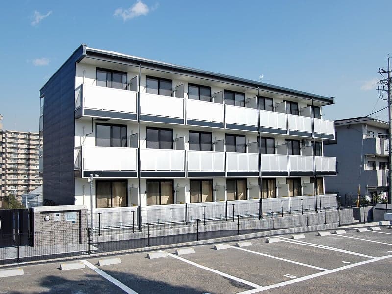 Main exterior of leopalace Takakura