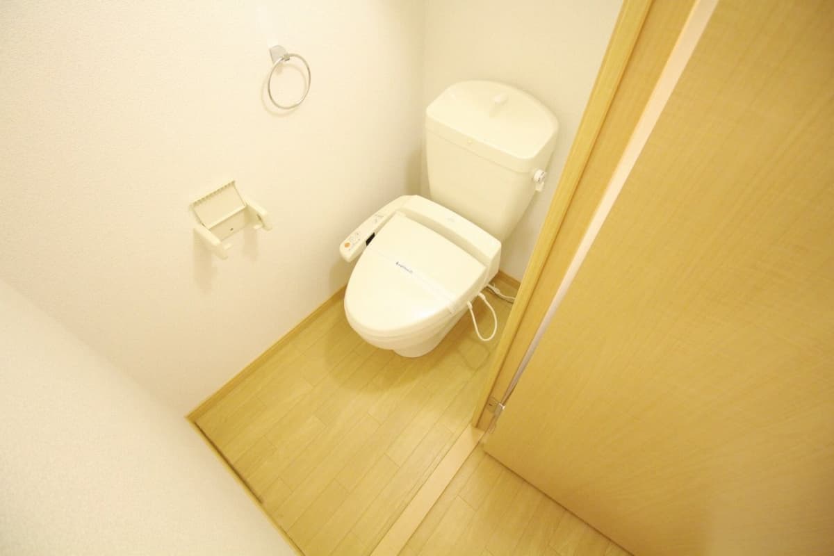 Room image 15