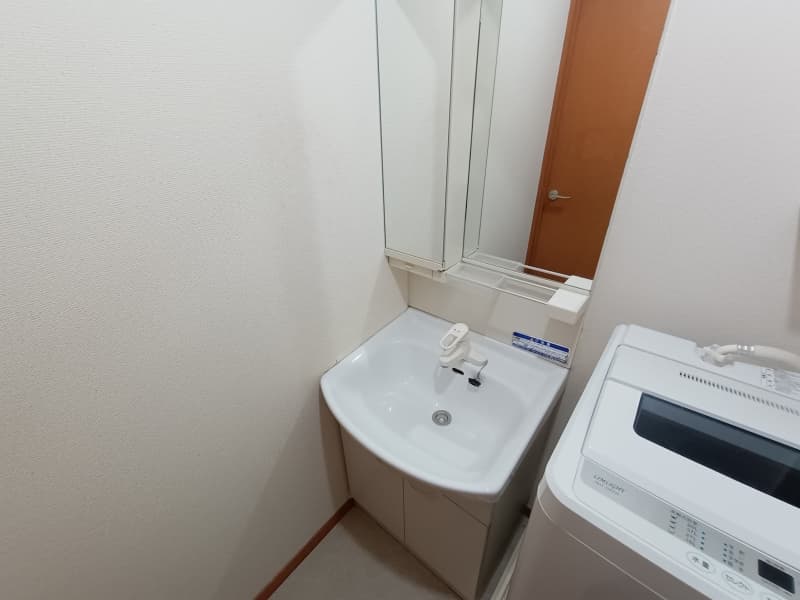 Room image 8