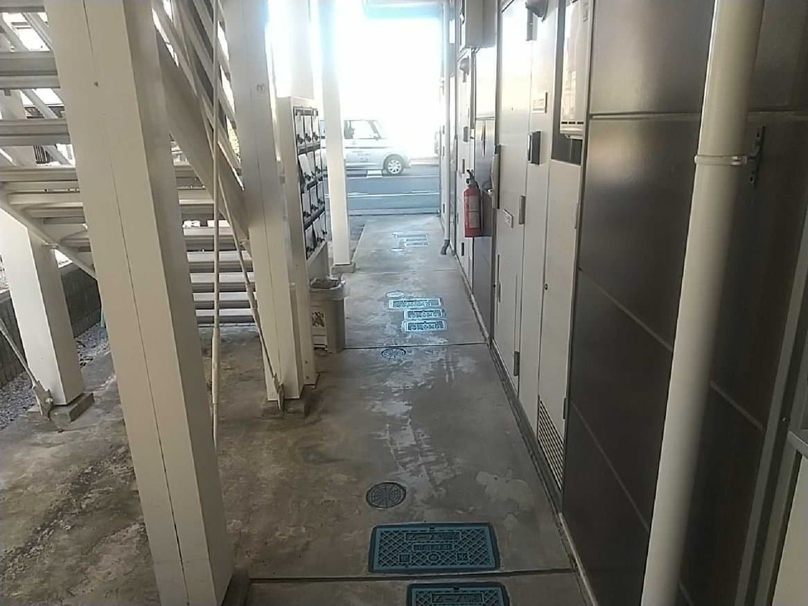 Room image 12