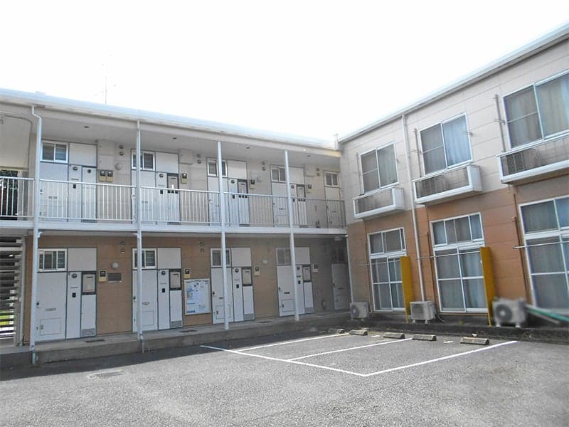 Main exterior of leopalace Tsuzuki