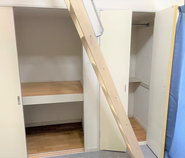 Room image 8