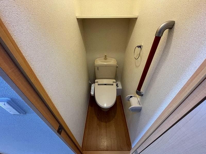 Room image 8