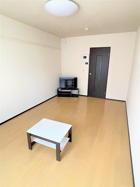 Room image 8