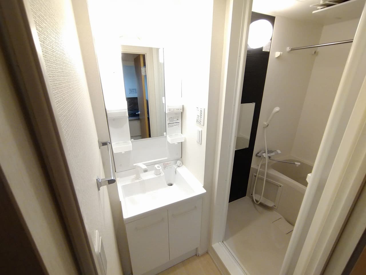 Room image 10