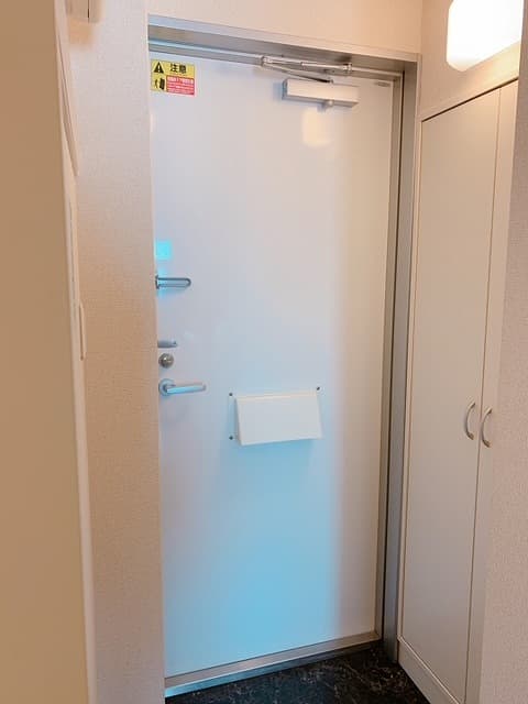Room image 8