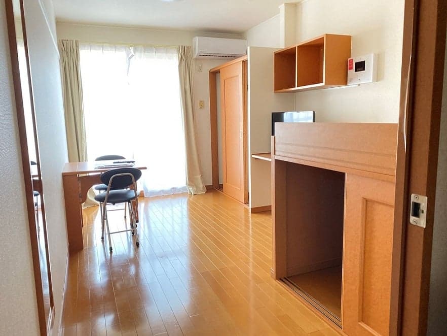 Room image 8