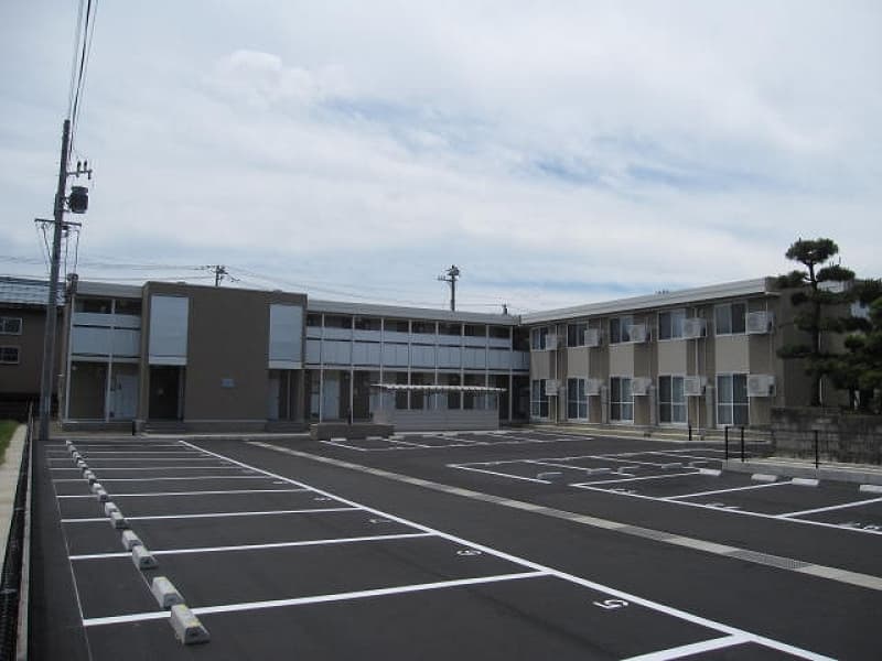 Main exterior of leopalace Sakurazaka