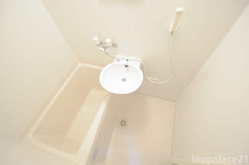 Room image 9