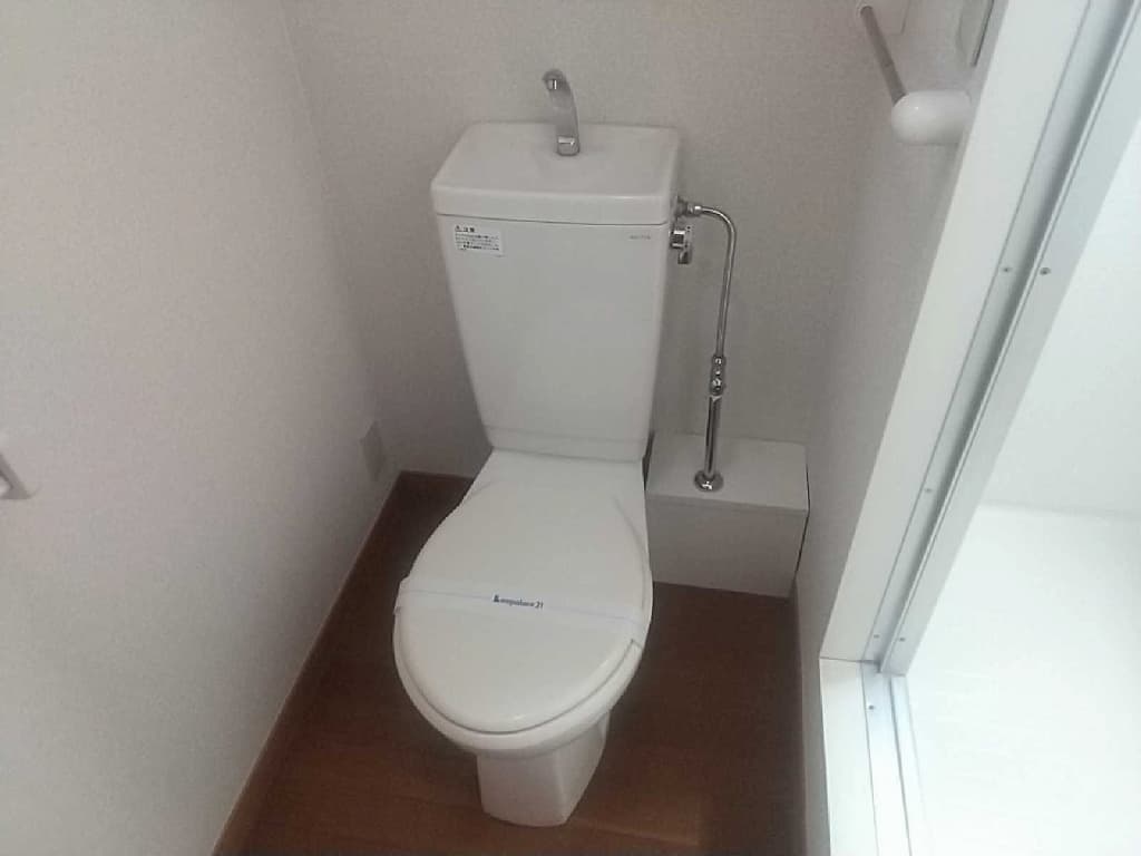 Room image 8