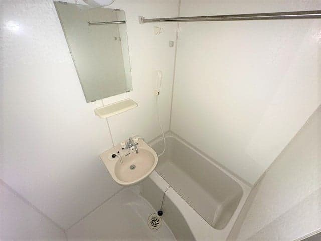 Room image 15
