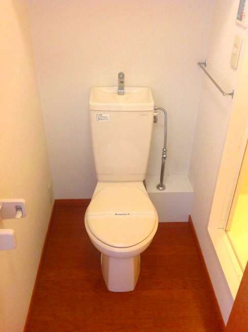 Room image 8