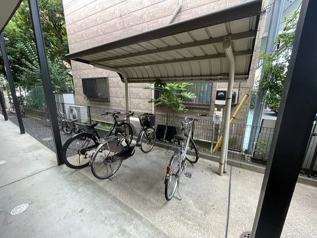Room image 15