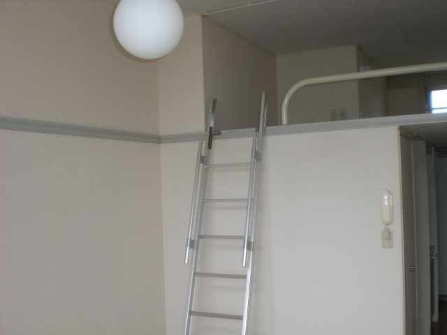 Room image 14