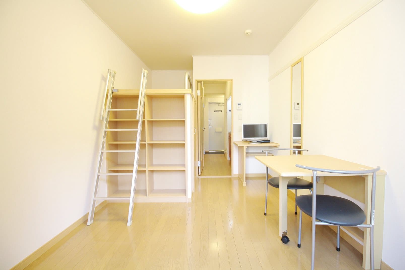 Room image 9
