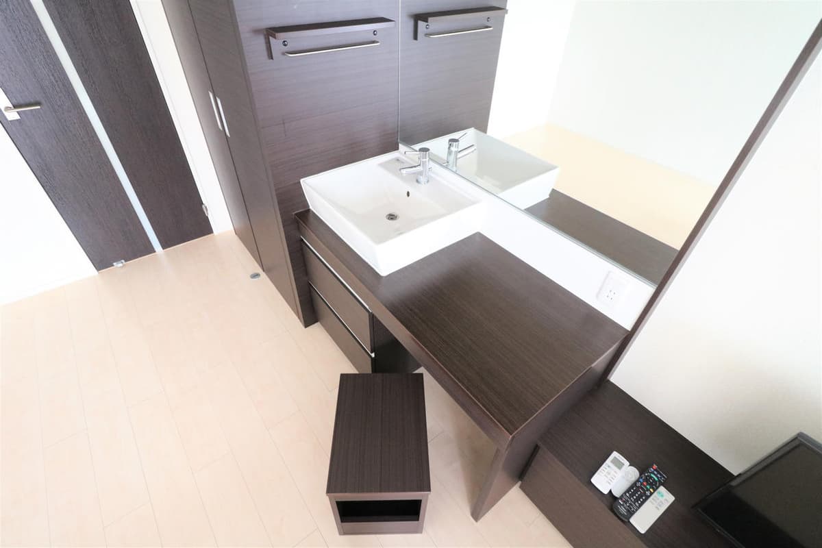 Room image 15