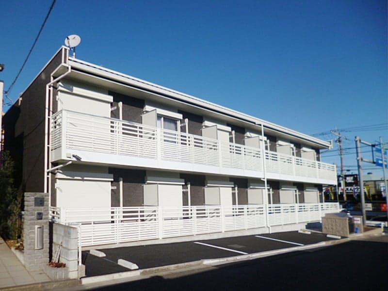 Main exterior of LEONEXT Kozuchi VI
