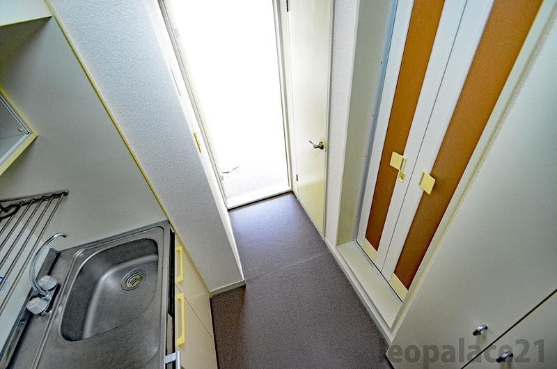 Room image 15