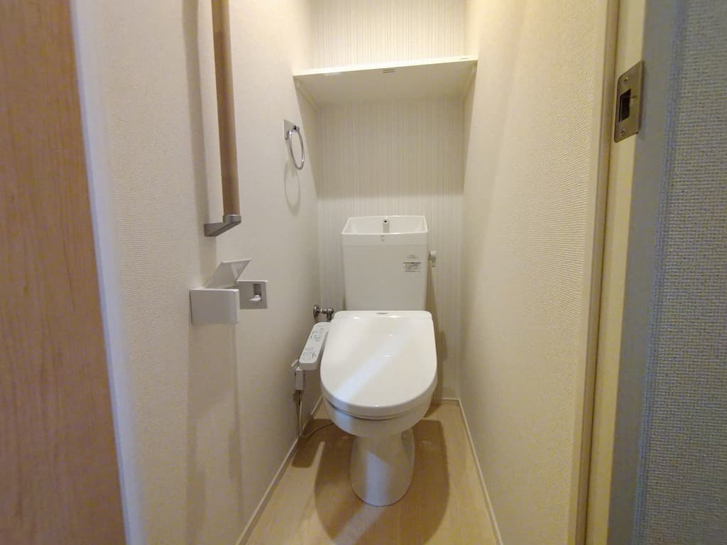 Room image 8