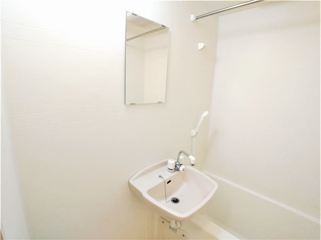Room image 15