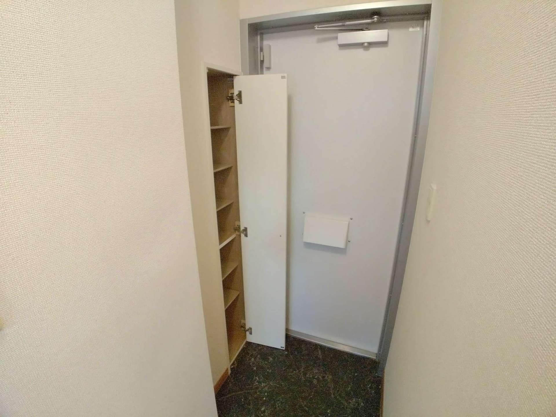 Room image 15