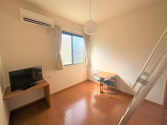 Room image 12