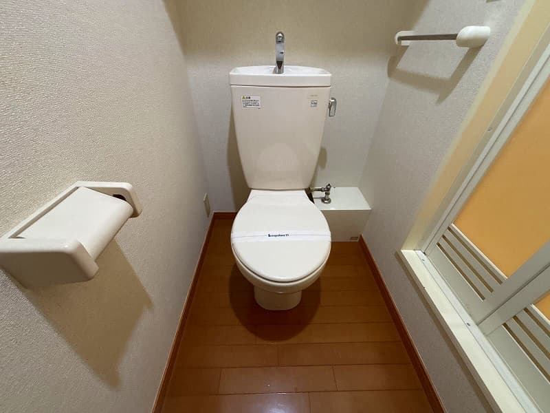Room image 8