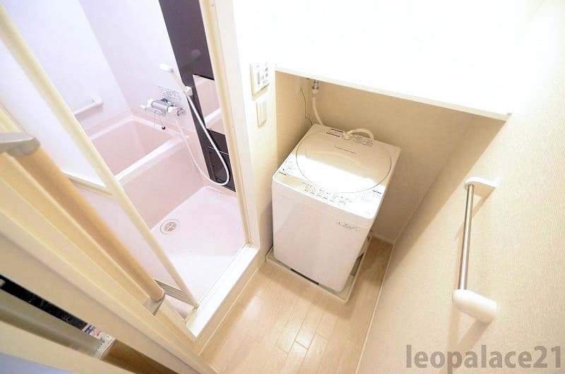 Room image 8