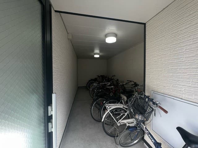 Room image 16