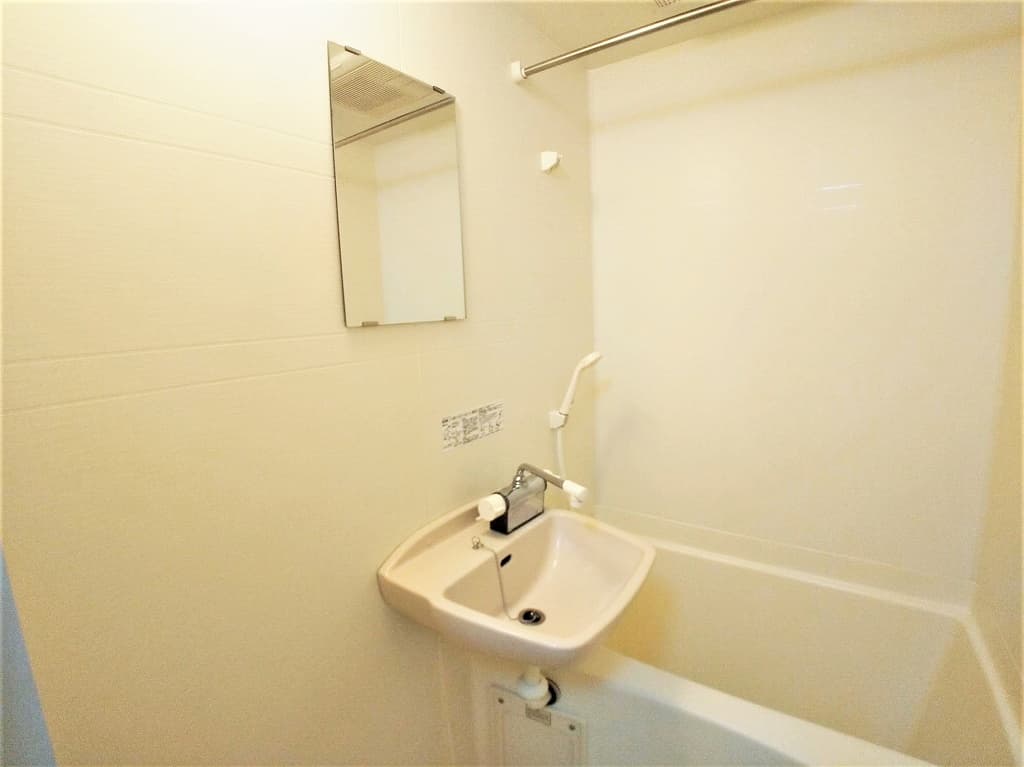 Room image 16