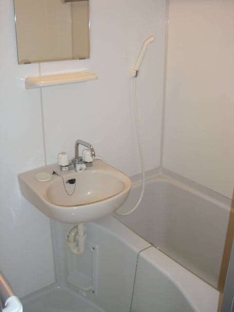 Room image 8